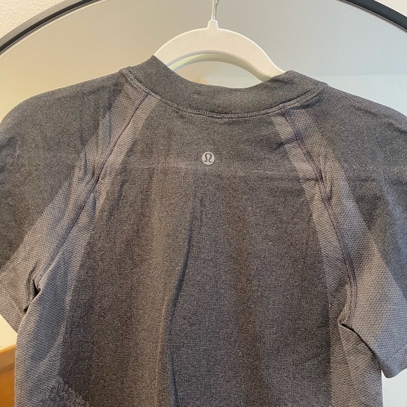 Lululemon Seamless Training Short Sleeve Swiftly Tech Shirt SIZE 10 - Picture 5 of 9